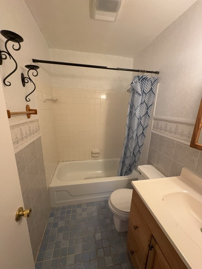 Building Photo - 415 Sterling Rd