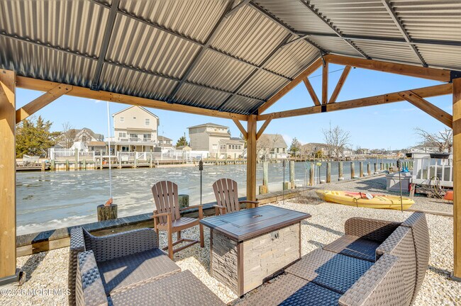 Building Photo - 804 Harbor Rd