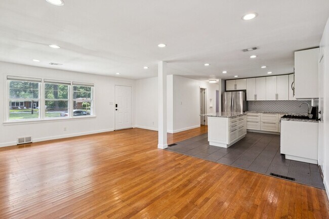 Building Photo - Charming 3BR House in Decatur