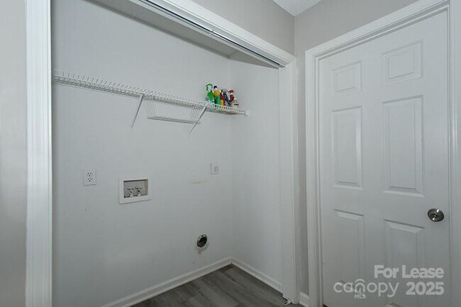 Building Photo - 116 Milbros Ln