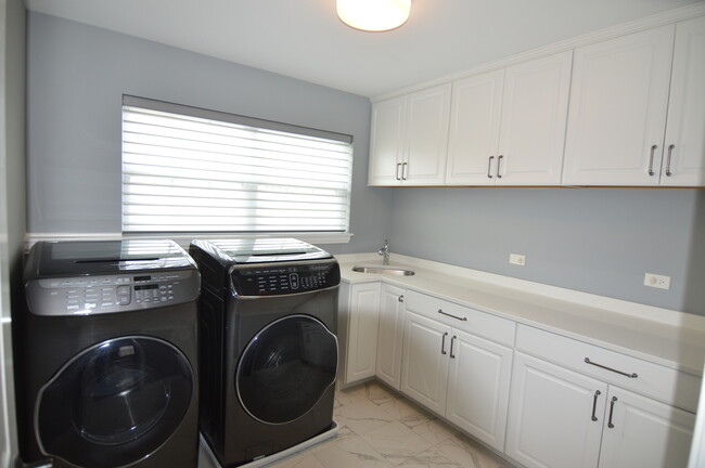 Building Photo - 124 Roman Ln