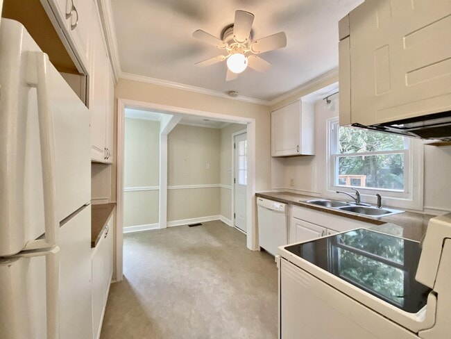 Building Photo - 3905 Pendergrass St