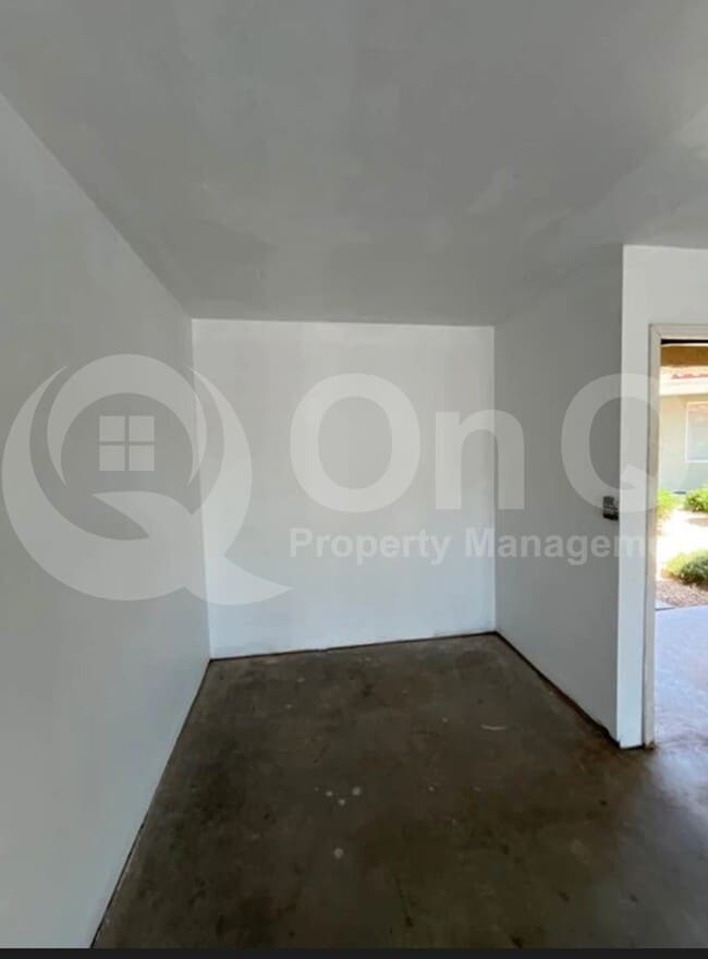 Building Photo - 2929 W Yorkshire Dr
