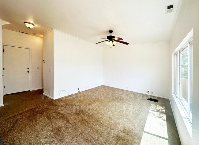 Building Photo - 5942 Vallecito Dr