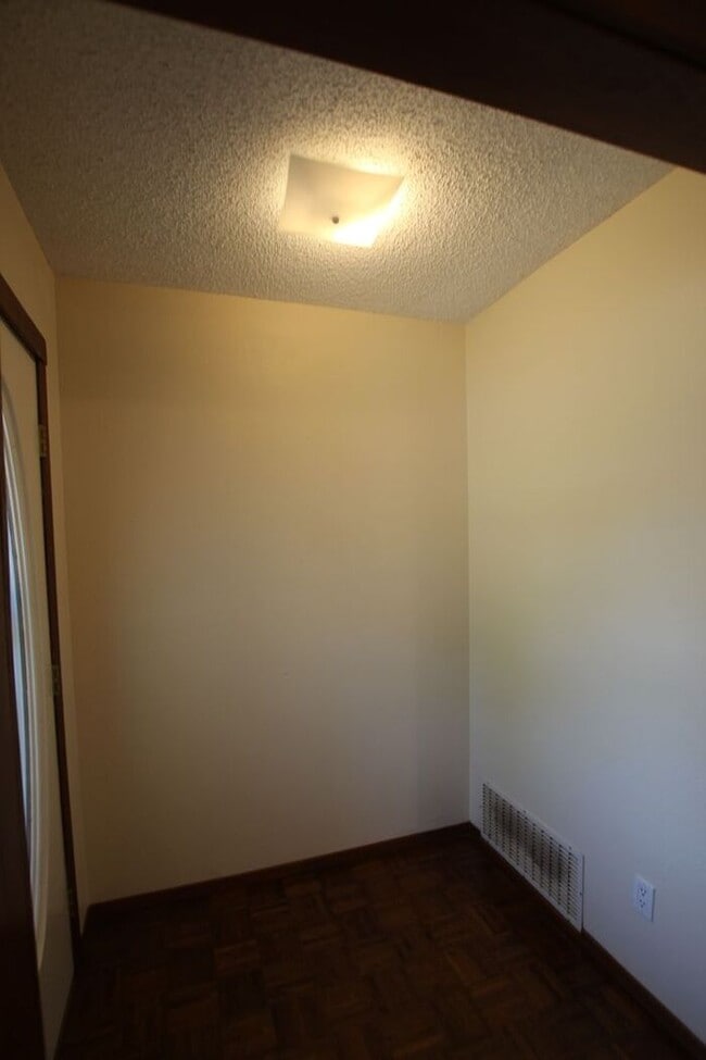 Building Photo - Beautiful 3 Bed 2 Bath Home in Tyler's Azalea District