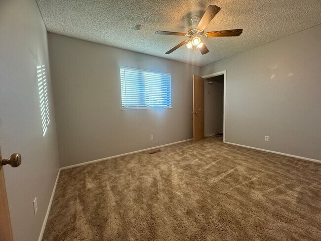 Building Photo - 20 Wildy Dr