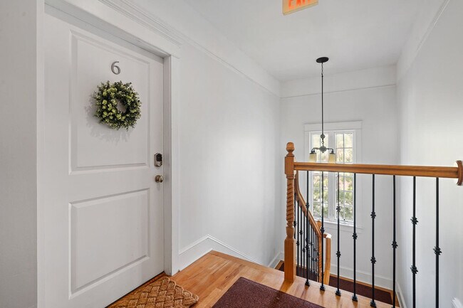 Building Photo - 211 Arpieka Ave