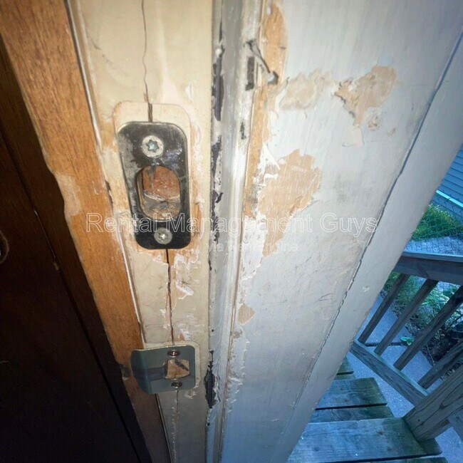 Building Photo - 3319 Longfellow Ave