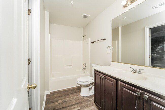 Building Photo - 7 Holly Leaf Ct