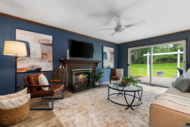 Building Photo - 3673 Pheasant Dr