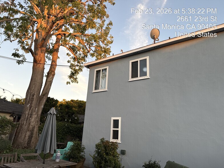 Building Photo - 2301 Oak St