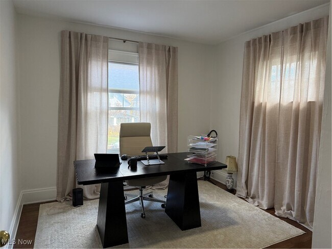 Building Photo - 1320 W 108th St