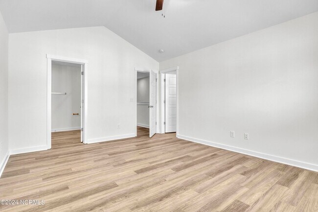 Building Photo - 7028 Crew Dr