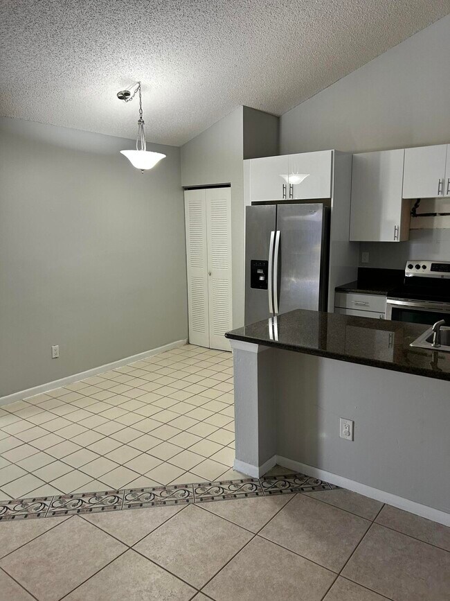 Building Photo - 1158 Summit Trail Cir