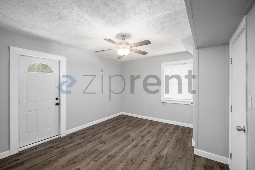 Building Photo - 633 Spring St