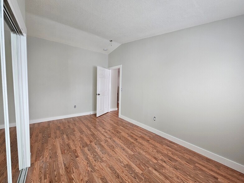 large bedroom different view - 13235 SE Oatfield Rd