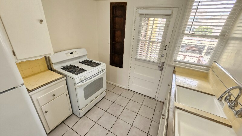 Building Photo - 436 N Ardmore Ave