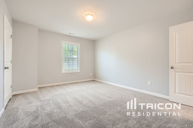 Building Photo - 7064 Demeter Dr