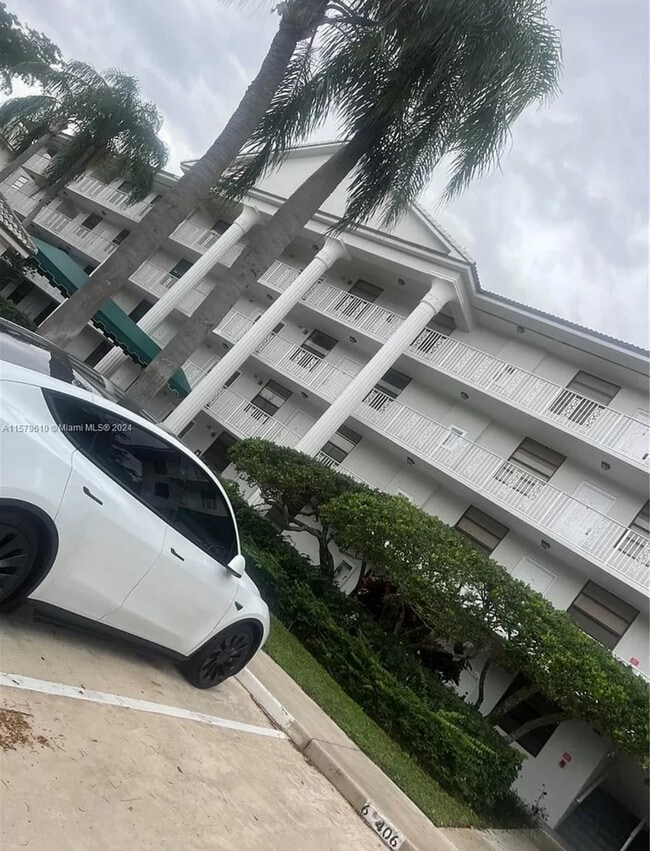 Primary Photo - 3636 Whitehall Dr