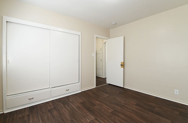 Building Photo - COMING SOON - House - 2 Bedrooms / 1 Bathr...