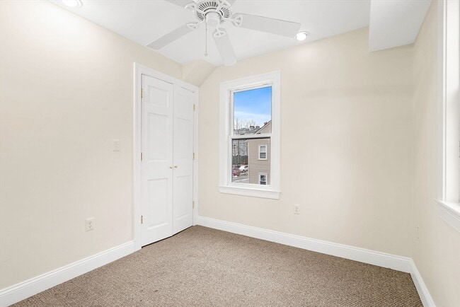 Building Photo - 35 Water St