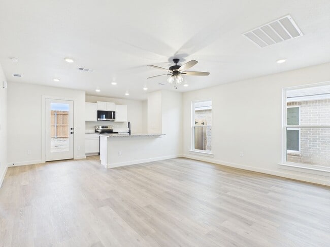 Building Photo - 2900 Haystack Wy