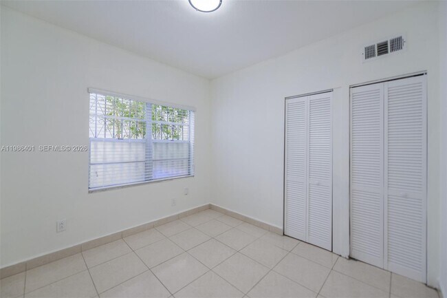 Building Photo - 1508 SW 13th Ave