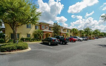 Building Photo - Lakeside Village Townhouse 2 Bedroom  2.5 Bath Available for Short-Term Rental