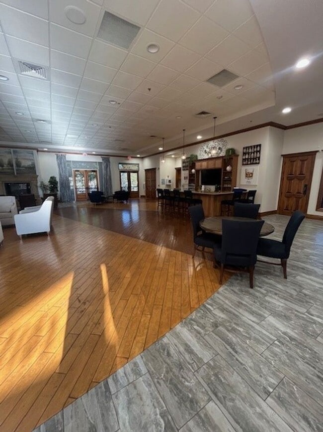 Building Photo - 121 Market Hill Way