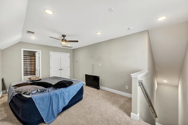 Building Photo - 332 Ripple Park Dr