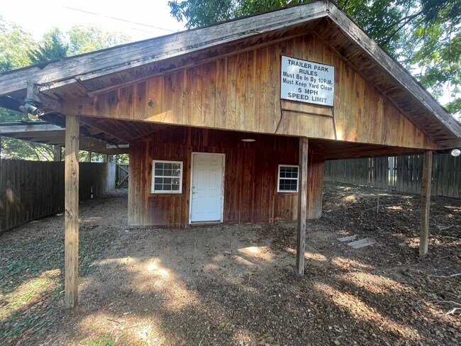 Building Photo - 209 3rd Ave