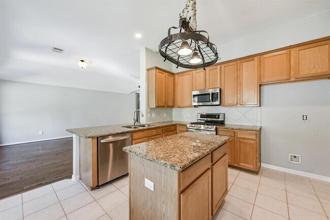 Building Photo - 13203 Yaupon Holly Ln