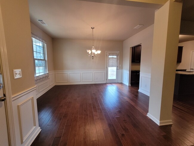 Building Photo - 1207 Silvercrest Ct SW