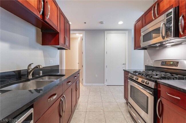 Building Photo - 4575 Dean Martin Dr