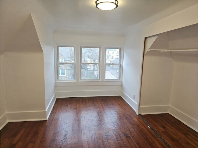 Building Photo - 1301 Broadway Ave