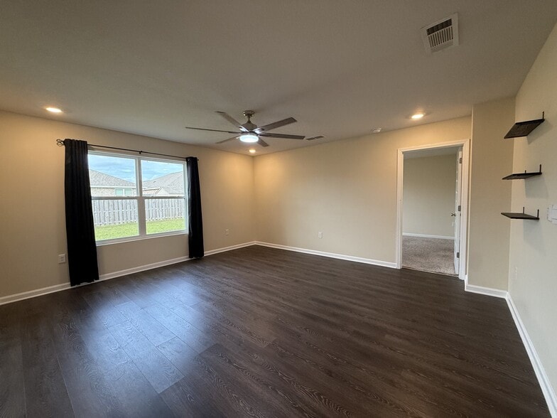 Building Photo - 4611 Reveille Wy