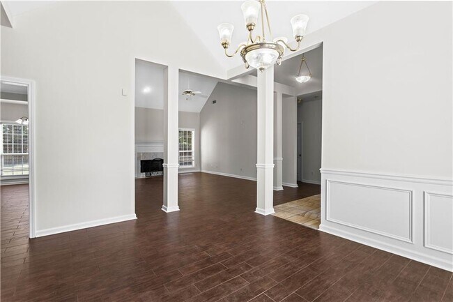 Building Photo - 965 Dogwood Park Dr