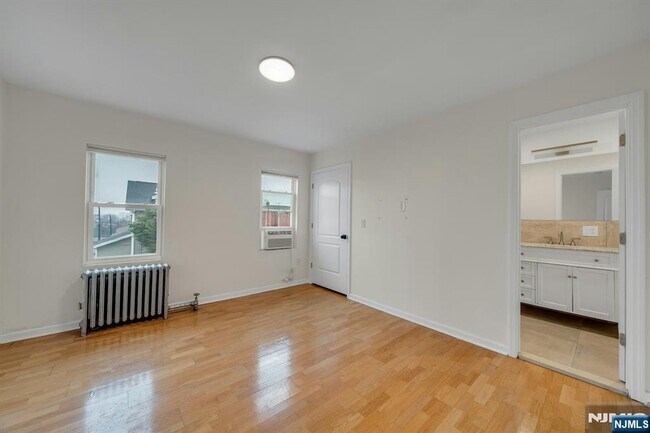 Building Photo - 316 Palisade Ave