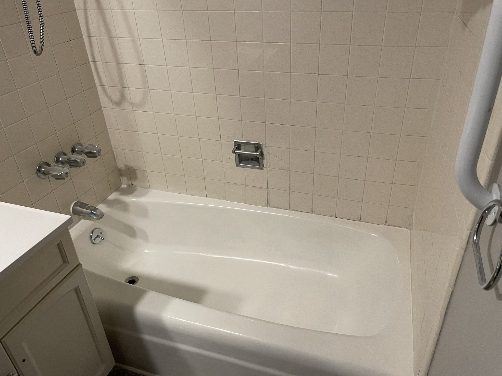 Building Photo - 906 West Ave