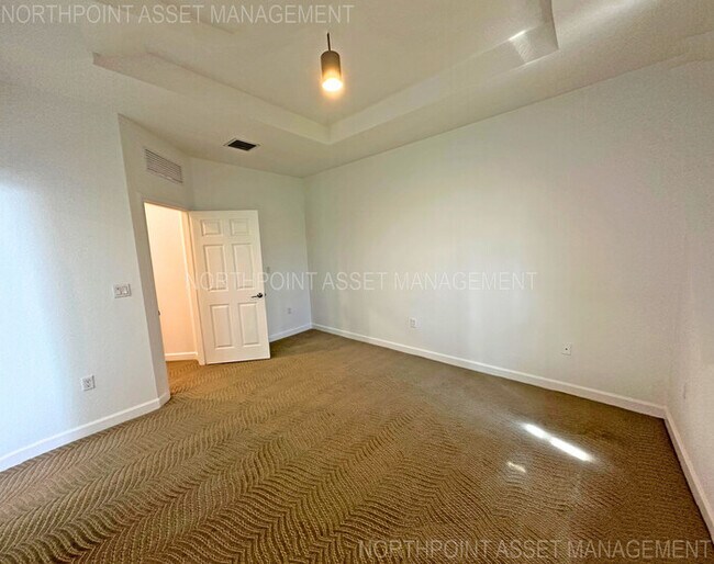 Building Photo - Stylish 3-Bedroom Home with Pool, Garage &...