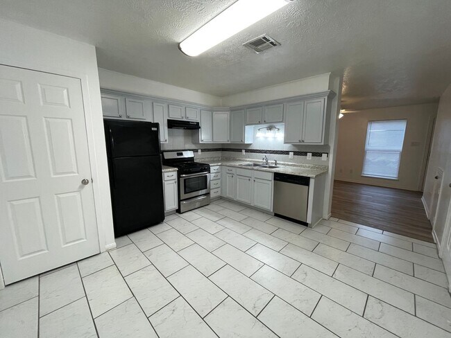 Building Photo - 3704CH