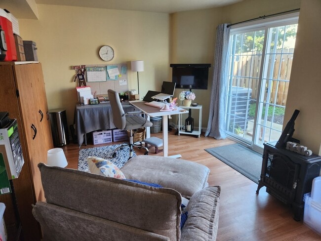 Building Photo - 100 Lesley Ln