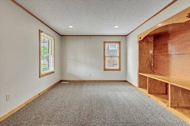 Building Photo - 2316 NW 33rd St