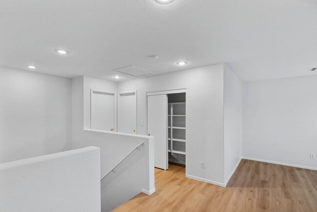 Building Photo - BEAUTIFUL 3 BED HOME IN SUMMERLIN- NEW FLOORING! HUGE LOFT!