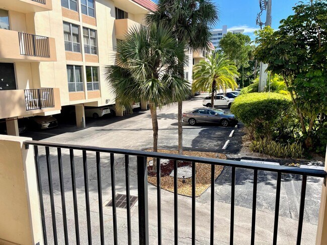 Building Photo - 1000 Spanish River Rd