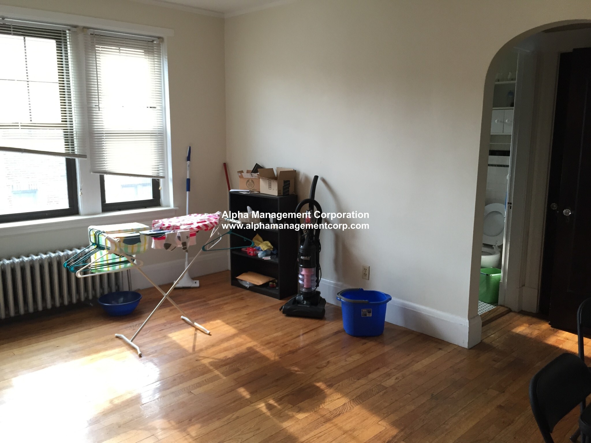 Building Photo - 349 Pleasant St