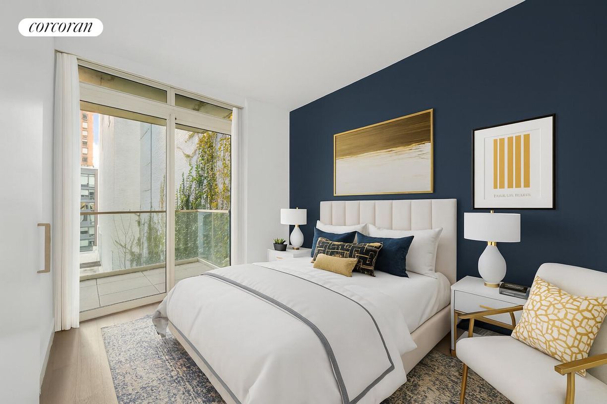 Building Photo - 555 W 43rd St