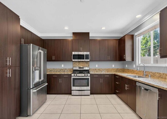 Building Photo - 42921 Avenida Amistad