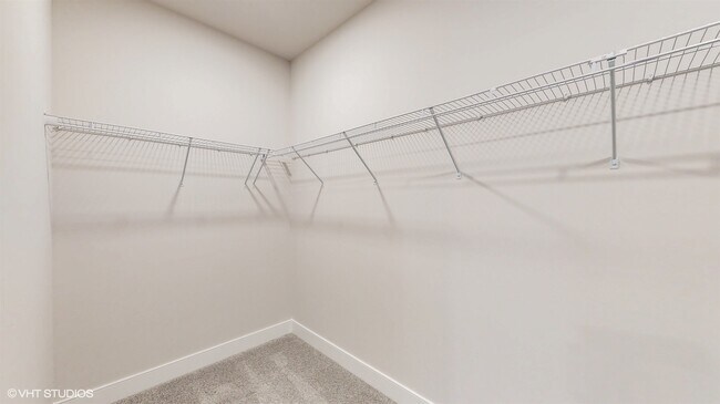 Building Photo - 314 E Lake St