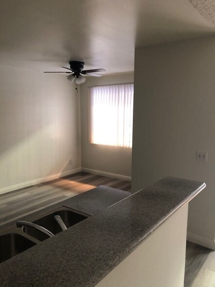 Building Photo - 4619 Rosewood Ave